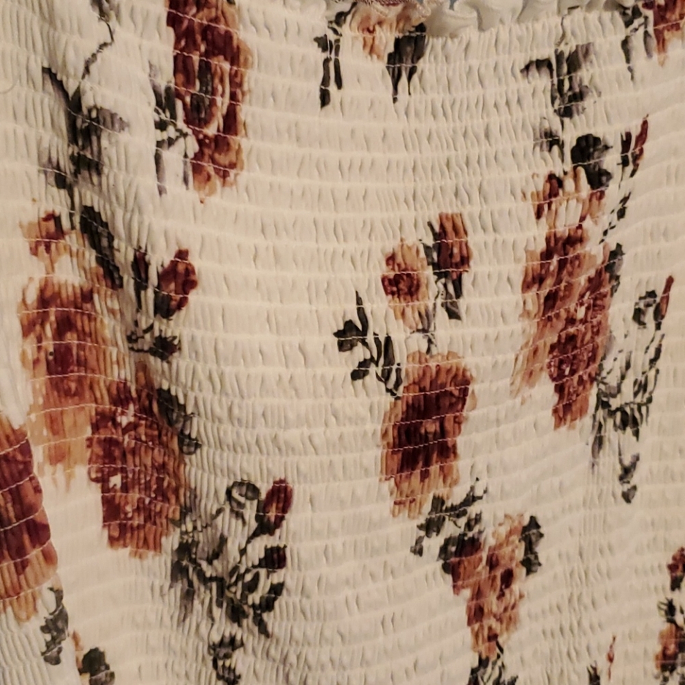 Flowered top - Picture 2 of 9